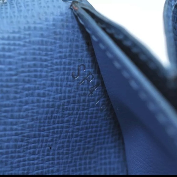 Louis Vuitton Tribal Mask Shoulder Bag Epi leather Cross Body Bag White M60795 - Picture 9 of 16